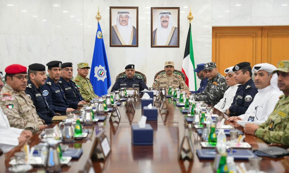 قيادات الجهات العسكرية والأمنية في الكويت تعقد اجتماعا تنسيقيا لبحث التعاون المشترك
