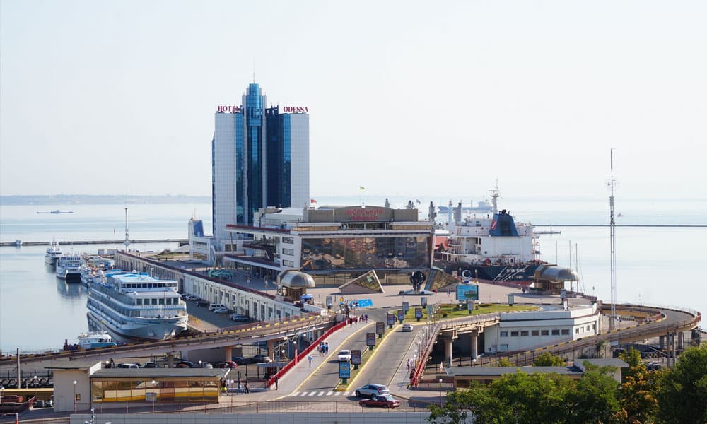 Russia targets Odessa port and ship