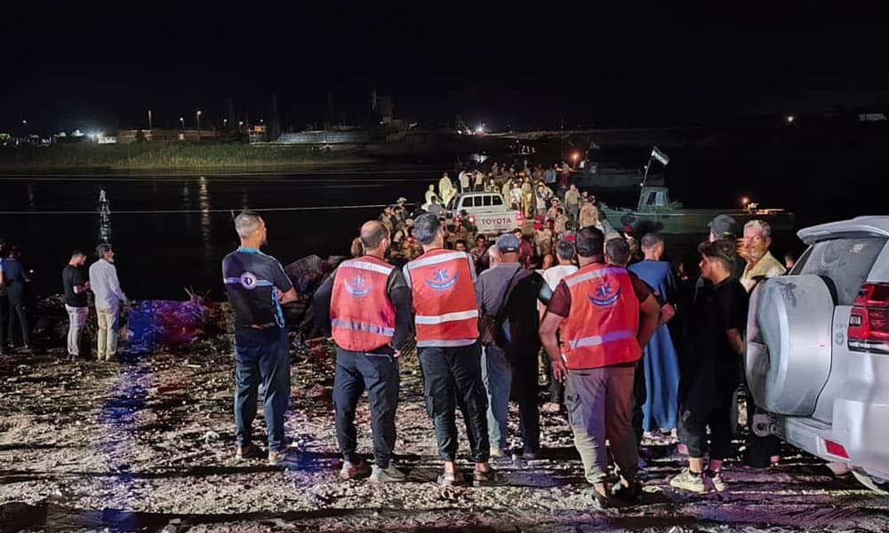مقتل طفلين على الأقل في حادث غرق زورق شرقي سوريا