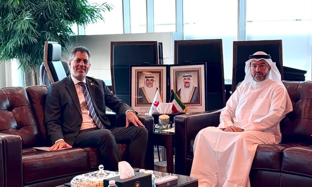 رئيس الطيران المدني يبحث مع السفير الأرجنتيني التعاون في الطيران