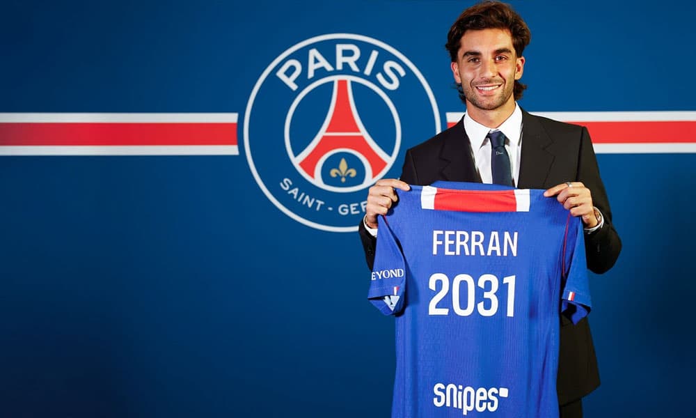 Ferran Torres signs with PSG until 2031