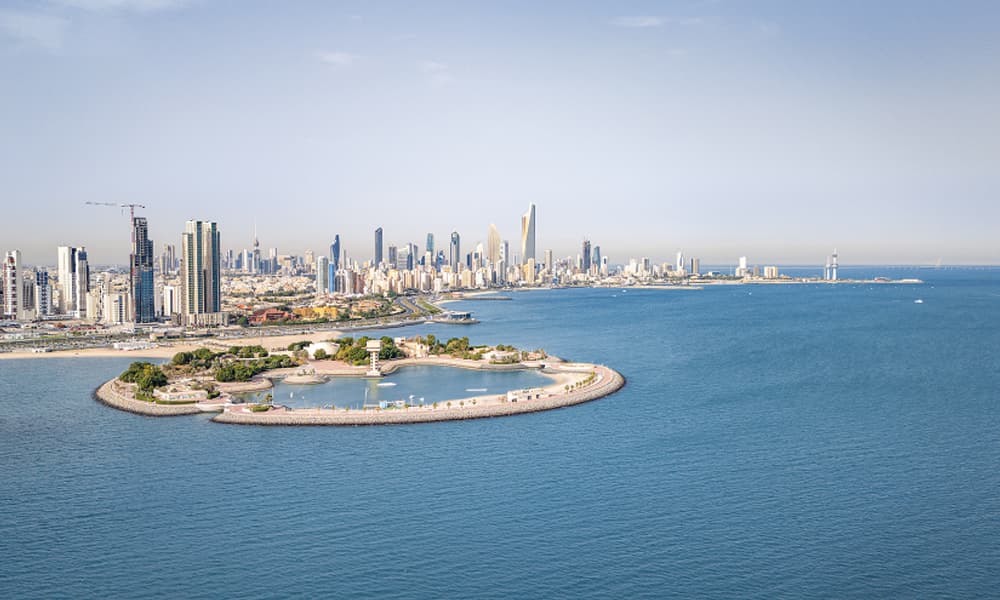 Kuwait Faces Hot Days and Humid Nights