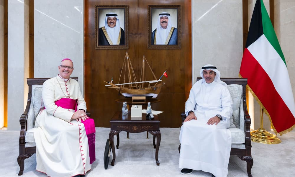 Deputy Foreign Minister greets outgoing Vatican Ambassador