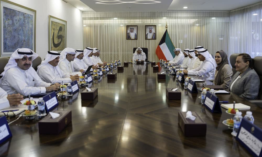 رئيس مجلس الوزراء يترأس اجتماعاً بشأن ملاحظات "FATF"