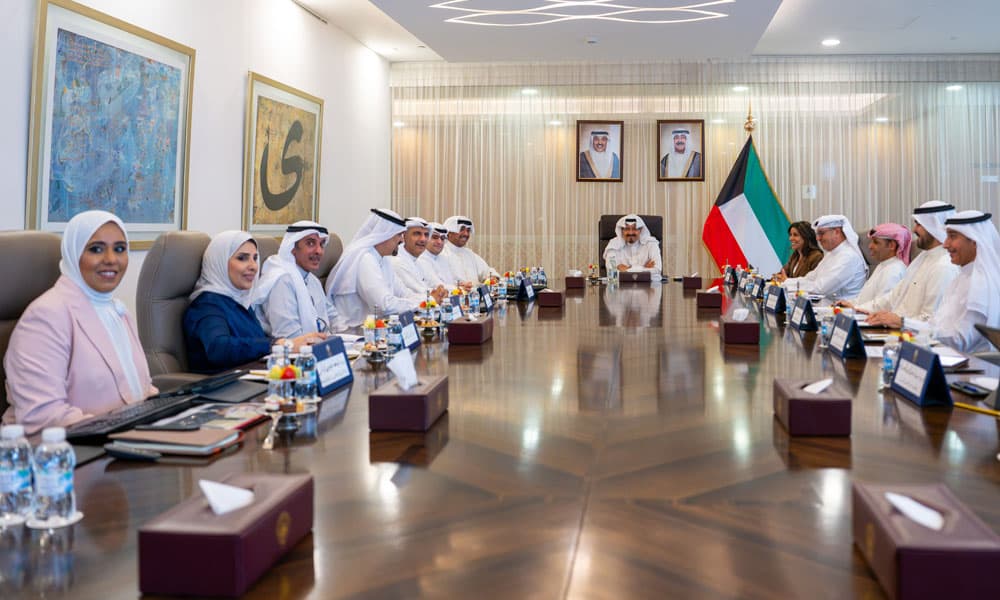 Prime Minister leads development projects meeting