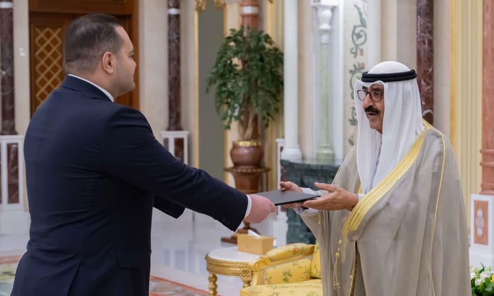سمو أمير البلاد يستقبل أوراق اعتماد سفراء