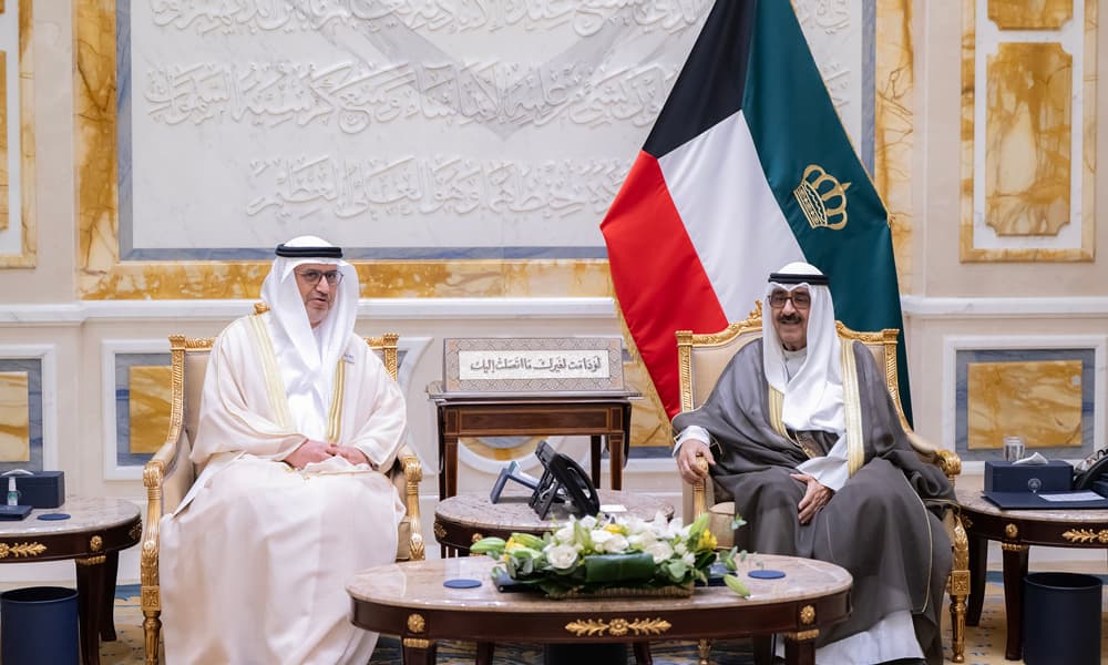أمير البلاد يتلقى رسالة من الإمارات لحضور مؤتمر المياه