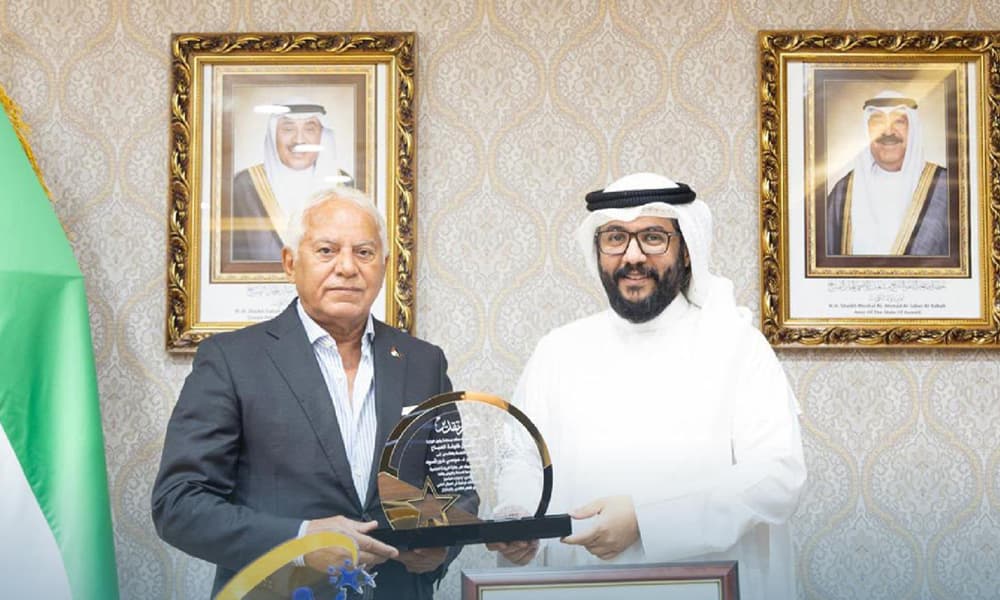 وكيل الصحة يكرم البروفيسور موسى خورشيد