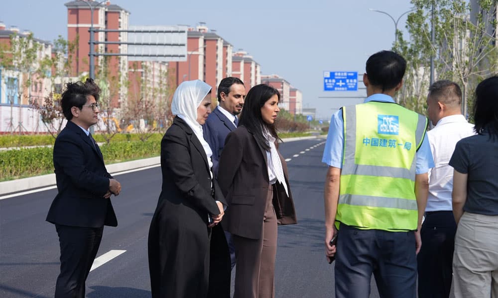 Public Works Minister reviews Chinese Workers' City in Kuwait