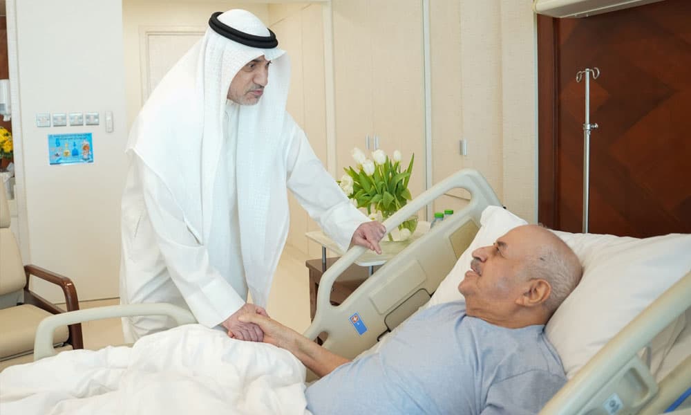 Interior Minister visits retired Major General Al-Fares