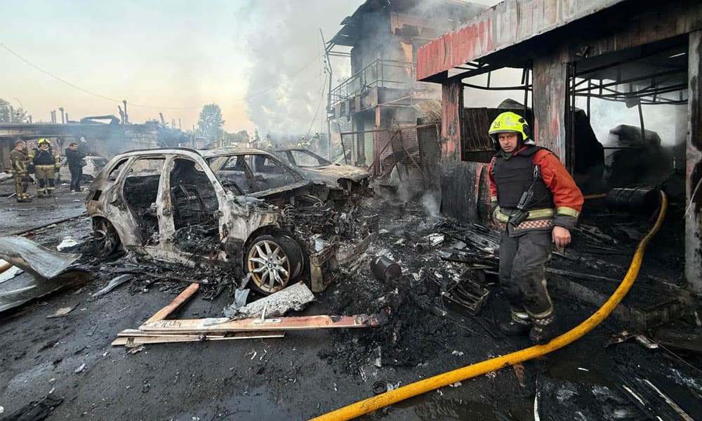 Zelensky: 11 dead in major Russia attack
