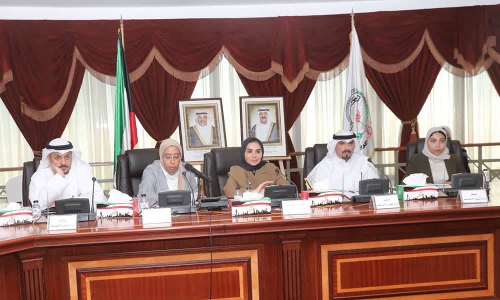 Social Affairs Minister reviews cooperative services
