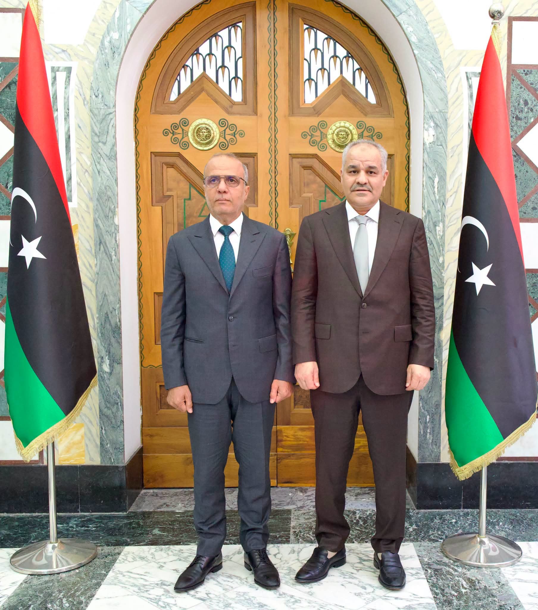محافظ ليبيا المركزي يبحث مع اللافي تنفيذ الاتفاق المالي الموحد وتعزيز الشفافية