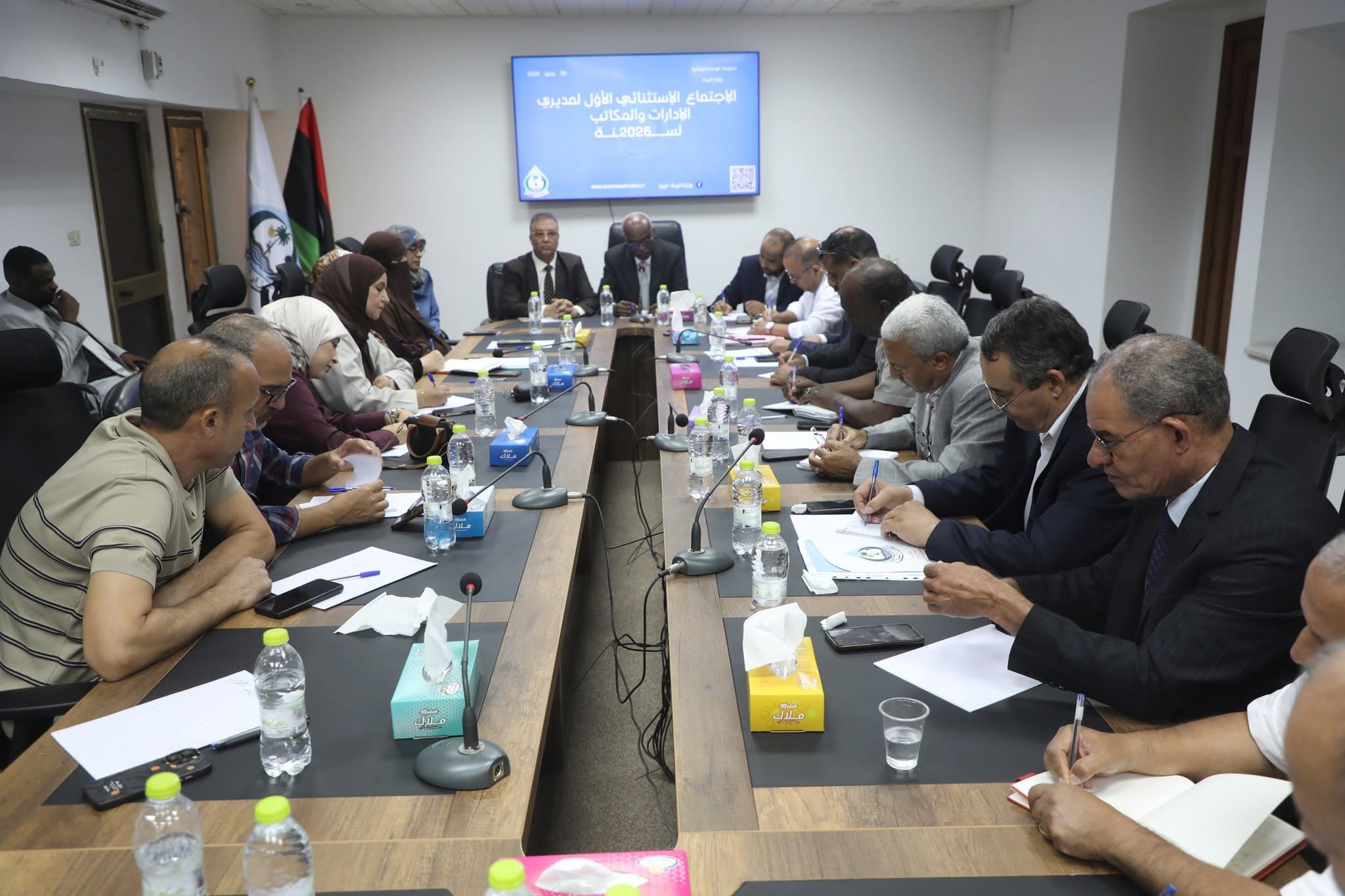 وزير البيئة يعرض خطة عمل جديدة