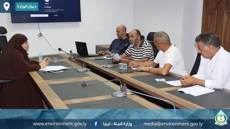 مناقشة تنفيذ اشتراطات المكبات