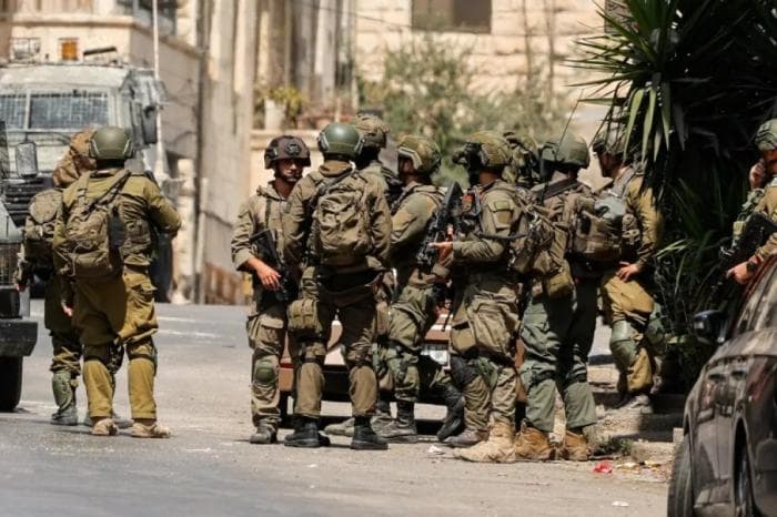 Large-Scale Invasions and Arrests in the West Bank