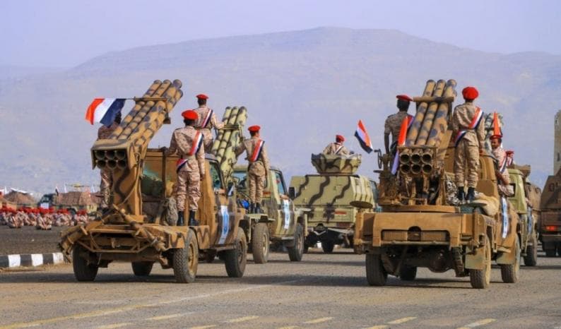 الجيش اليمني يمنع الملاحة ويهدد برد حاسم
