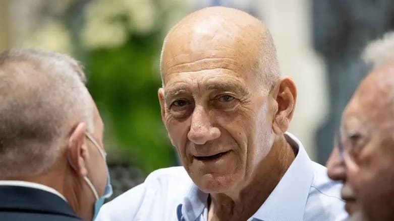 Olmert: Israel's government compared to a fascist regime similar to the Ayatollahs