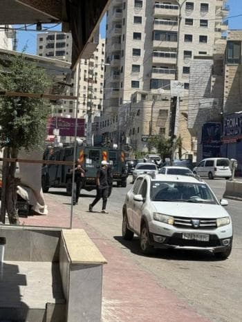 مدير الأونروا يفيد باقتحام معهد قلنديا واحتجاز الطلاب