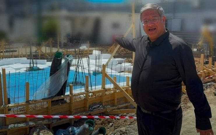 Occupation starts building execution facility