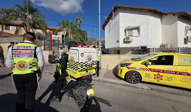 Child among two stabbed in Beit Shemesh