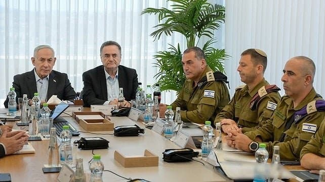 نتنياهو يعقد اجتماع أمني بالضفة