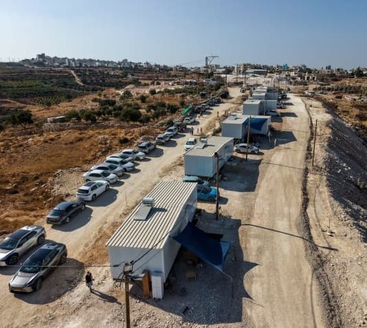 British Foreign Secretary defends settlement actions