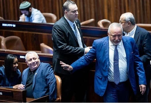 Channel 12 Poll: Eizenkot Leads Netanyahu