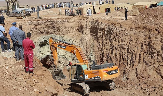 الجزائر تؤكد وفاة الطفل أيوب بعد سقوطه في البئر