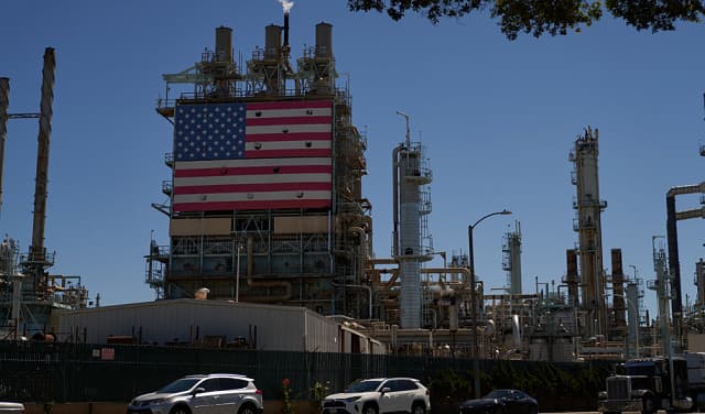 US oil reserves at 1982 lows