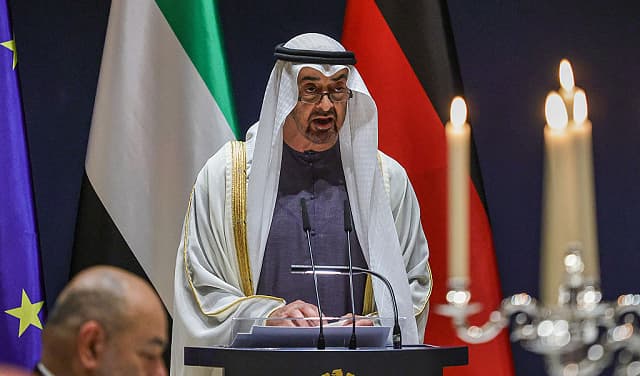 نتنياهو يلتحق في الإمارات مع مسؤولين عرب
