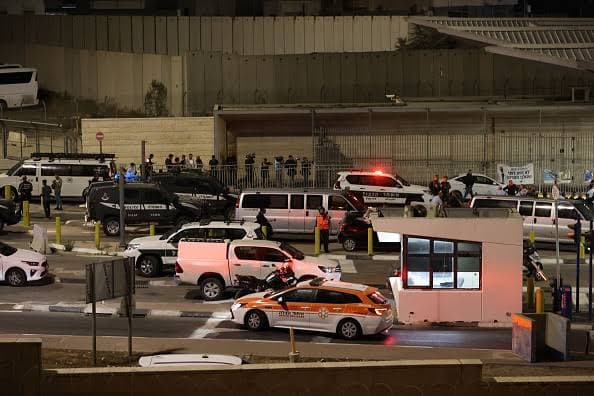 Occupation forces launch large-scale operation in Anata and Shuafat