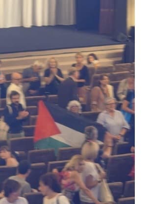 Venice Film Fest displays Palestinian flag