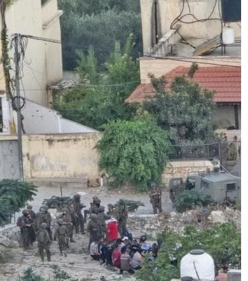 الاحتلال يفتش منازل ويعتقل ويحقق في برقة