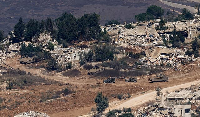 مقتل ضابط وإصابة جنود في لبنان