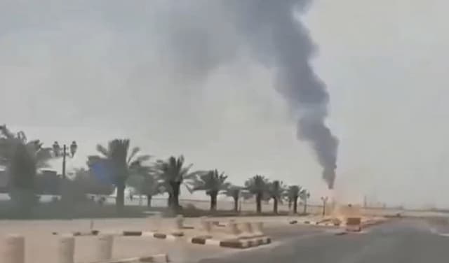 Houthis launch three-phase attack on Riyadh Airport