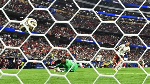 إسبانيا تتأهل إلى نهائي كأس العالم بعد فوزها على فرنسا