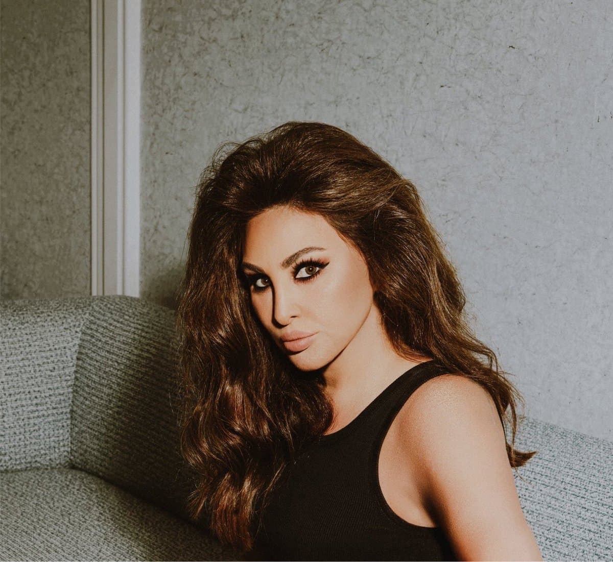 إليسا تعود لستايل السبعينيات