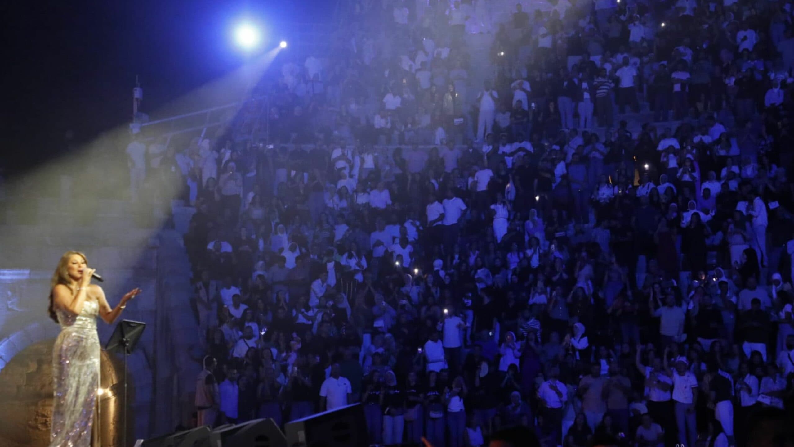 إليسا تشارك في مهرجان جرش