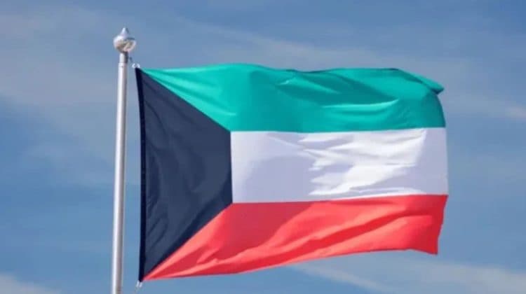 الكويت تعترض وتدمر طائرات مسيرة داخل مجالها