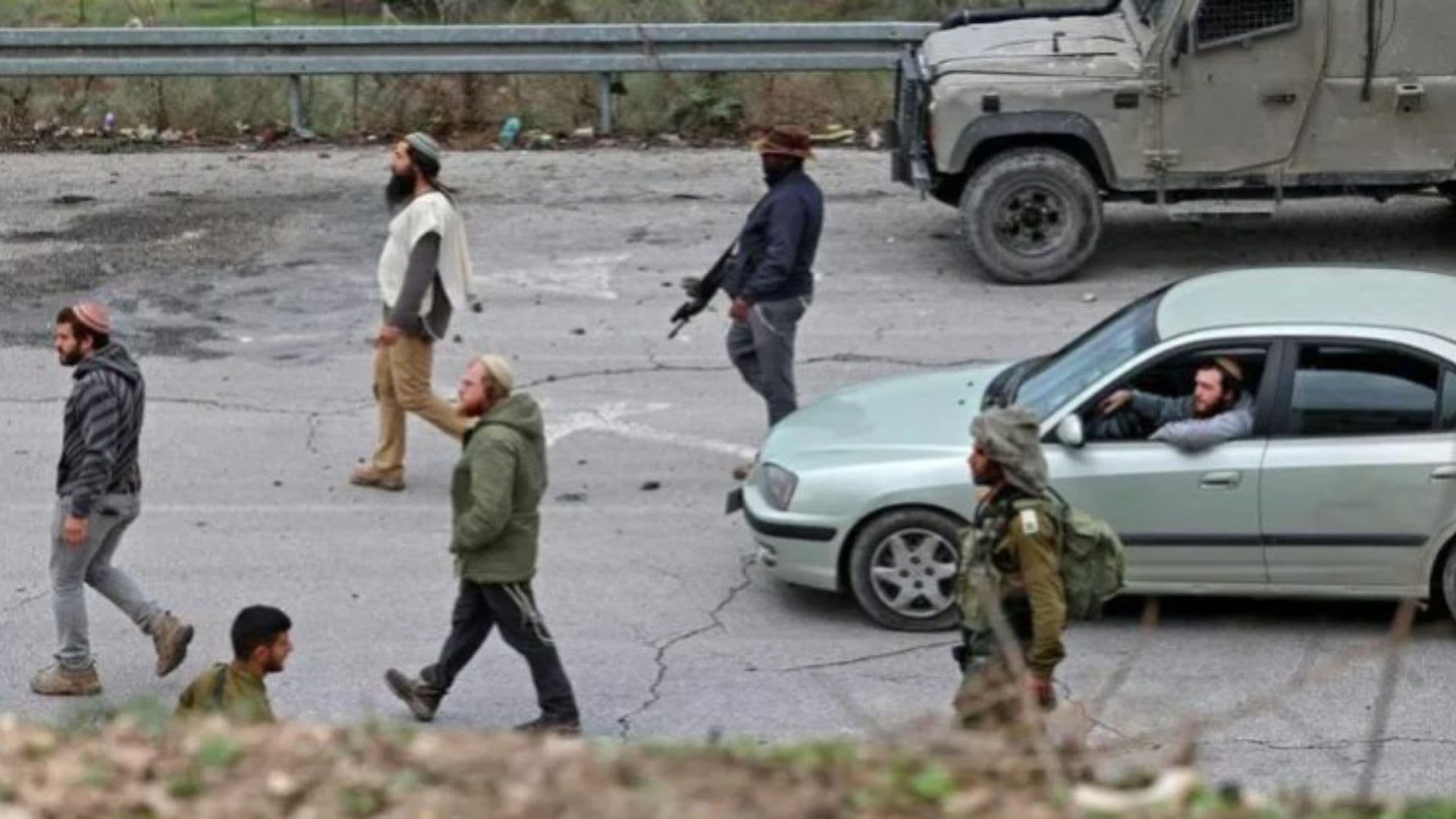 مستوطنون يعرقلون صلاة الجمعة في خربة طانا
