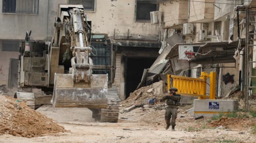 حقوقية: إسرائيل تنتهج الإبادة والتفرقة في فلسطين