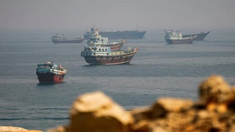 عدد السفن عبر مضيق هرمز يبقى تحت العشرة