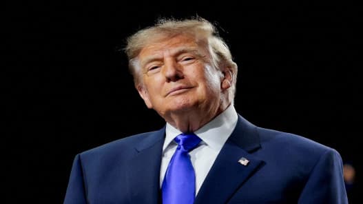 Poll shows Trump's lowest popularity