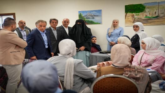 رئيس الوزراء يركز على توسيع المراكز الشبابية