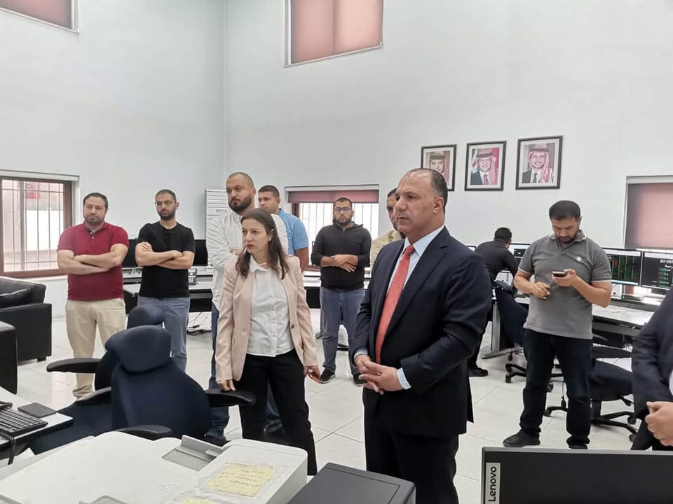 رئيس هيئة الطاقة يتفقد شبكة الكهرباء