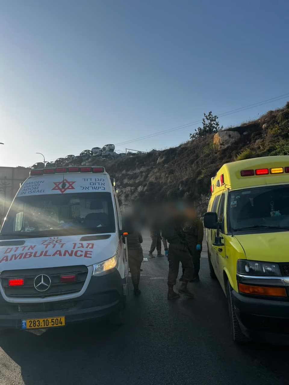 Five settlers hurt in Hebron