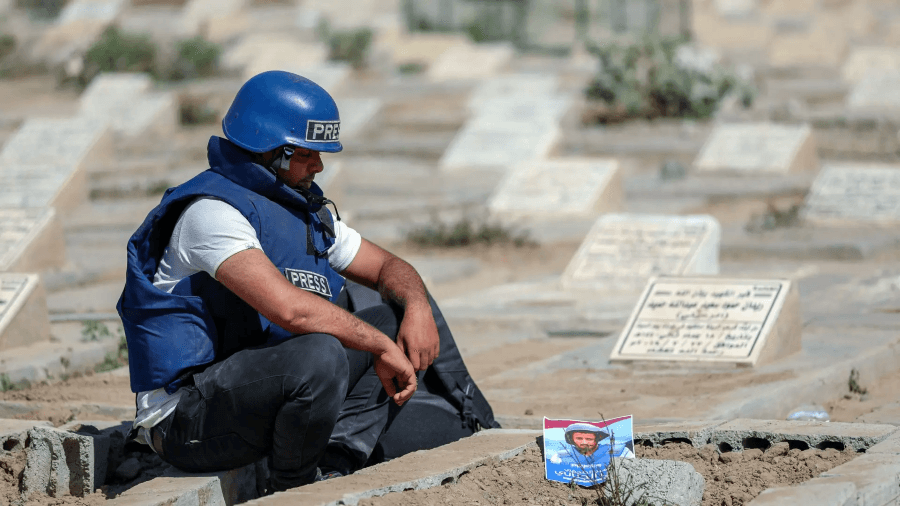 هيومن رايتس ووتش تطالب بالتحقيق في انتهاكات الصحفيين باليمن