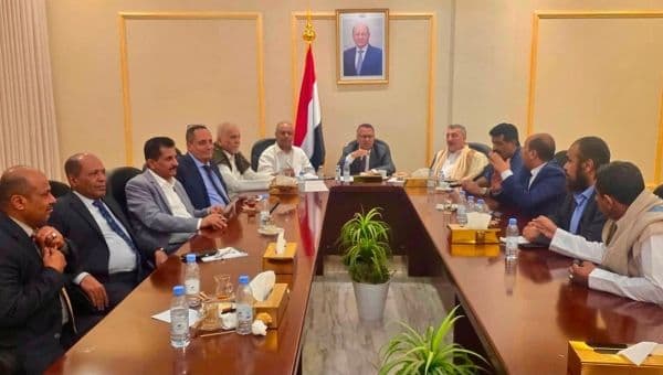 تكتل الأحزاب والمكونات السياسية في اليمن يدعم الإجراءات لمواجهة تصعيد الحوثيين وخرق الهدنة