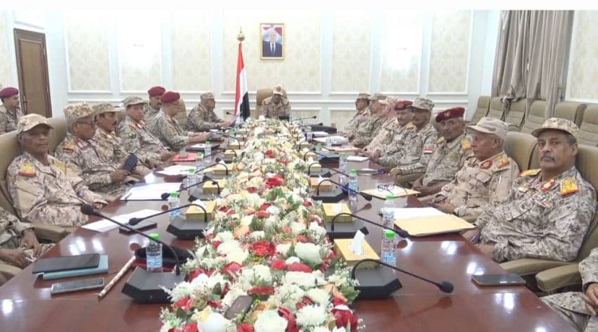 رفع الجاهزية العسكرية يتصدر اجتماعًا رفيعًا لقيادات وزارة الدفاع